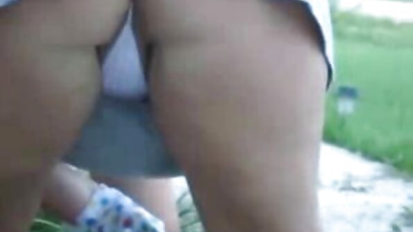 Dua wanita video tante hot sex cantik sedang bersenang-senang