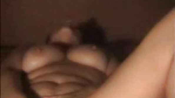 Gadis bermata video seks tante dan keponakan biru tahu cara mengisap