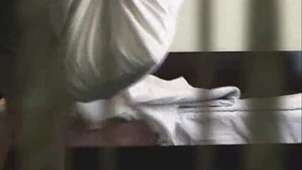 Gadis bertato sangat ingin video seks di perkosa bercinta