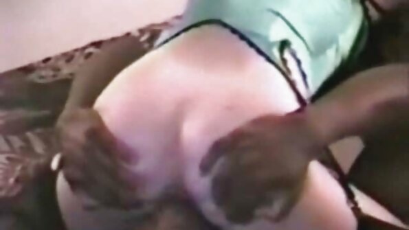 Sekretaris bertato kacau di video sex wanita berjilbab kantornya